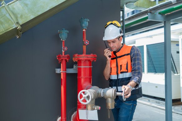 Prüfung von Brandschutzvorschriften an Hydranten