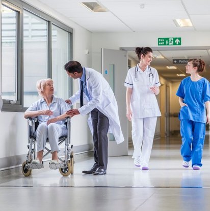 TÜV NORD-Krankenhaus-Flur Situation im Krankenhaus